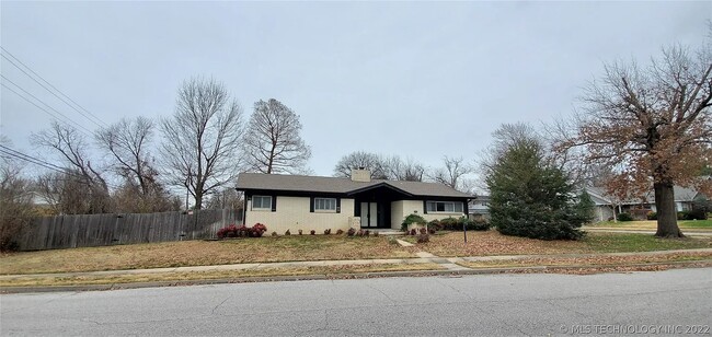 7445 E 53rd Pl in Tulsa, OK - Building Photo - Building Photo