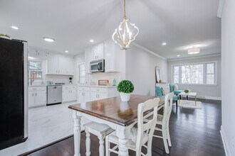 5007 Dogwood Dr in Warrenton, VA - Foto de edificio - Building Photo