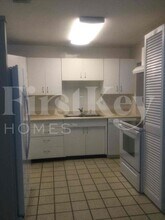 609 Snowden Dr in Lake Worth Beach, FL - Building Photo - Building Photo