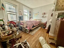 1665 Commonwealth Ave, Unit 5 in Boston, MA - Building Photo