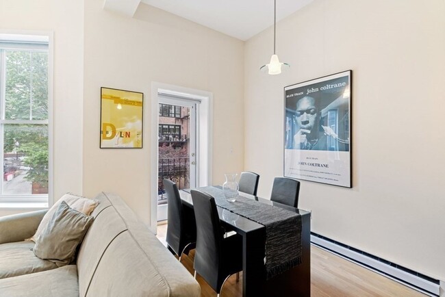 8 Greenwich Park, Unit 2 in Boston, MA - Building Photo - Building Photo