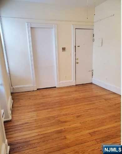 107 4th St in Hoboken, NJ - Foto de edificio - Building Photo