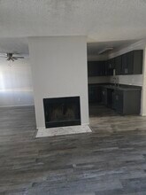 6229 Yerba Ln, Unit B in Las Vegas, NV - Foto de edificio - Building Photo