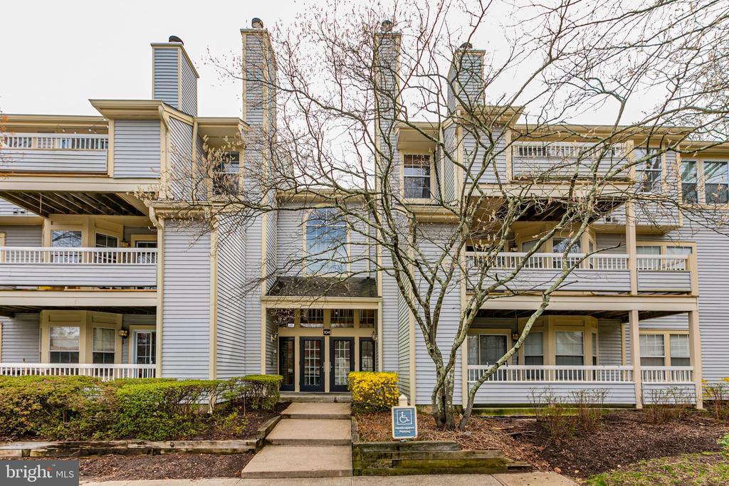 104 Olympic Ct in Princeton, NJ - Building Photo
