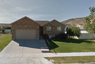 5357 Leila Ln in Herriman, UT - Building Photo
