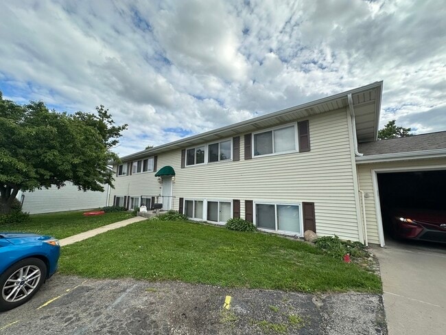 property at 4881 Tama St SE