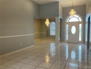 4621 W Maple Ave in McAllen, TX - Building Photo - Building Photo
