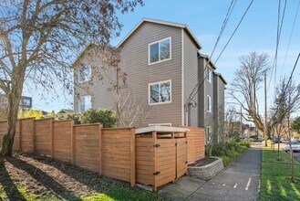 5734 N Montana Ave in Portland, OR - Building Photo - Building Photo