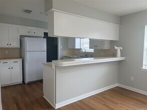 10402 Belfast Rd in La Porte, TX - Building Photo - Building Photo