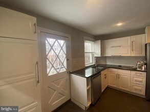 140 Walnut Ave in Ardmore, PA - Building Photo - Building Photo