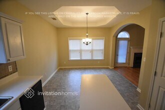 1351 Dillon Rd in Austell, GA - Foto de edificio - Building Photo