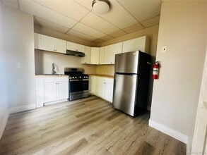 2 Garden St, Unit 2 in Poughkeepsie, NY - Foto de edificio - Building Photo