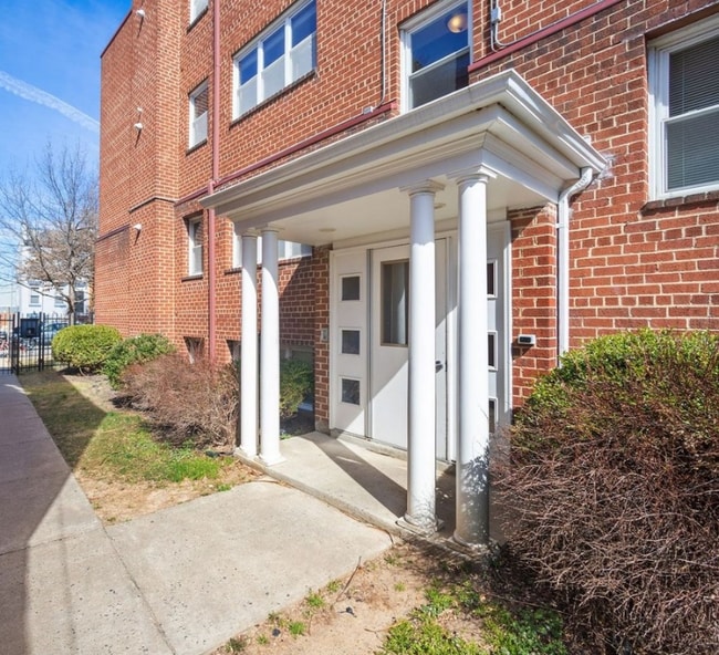 property at 526 Kenyon St NW