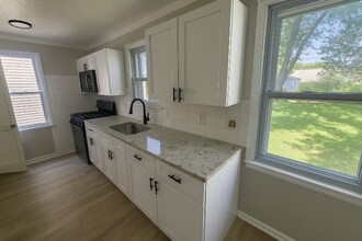 5618 Merkle Ave in Parma, OH - Foto de edificio - Building Photo