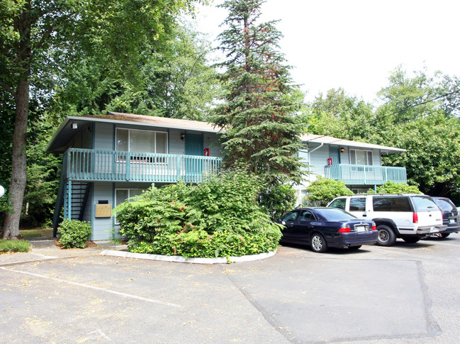 Madison Villa Apartments in Everett, WA - Building Photo - Building Photo