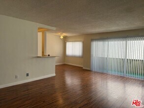 8161 Manitoba St in Los Angeles, CA - Building Photo - Building Photo