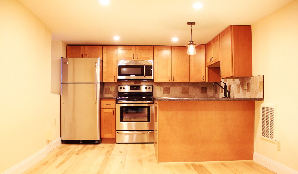 76 George St, Unit 1 in Burlington, VT - Building Photo
