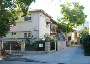 10864 Blix St in North Hollywood, CA - Building Photo - Building Photo