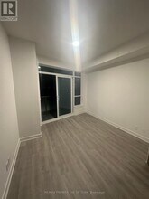 30-430 Upper Mall Wy in Vaughan, ON - Building Photo - Building Photo