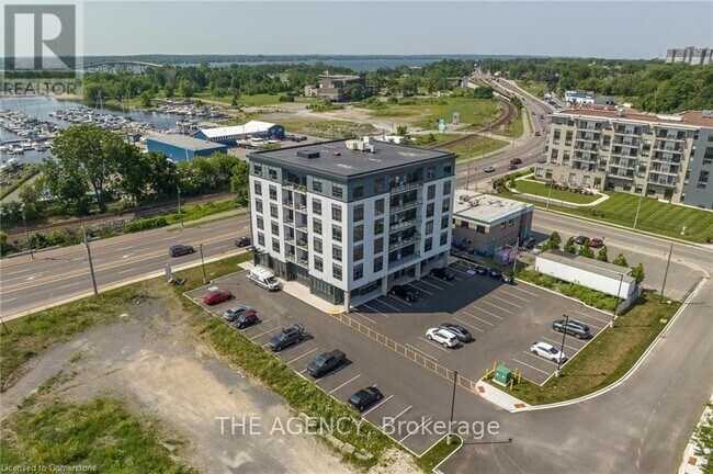 2-402 Dundas St W in Belleville, ON - Building Photo - Building Photo