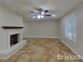 8434 S 19th St in Phoenix, AZ - Foto de edificio - Building Photo