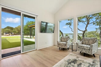 123 Heavens Rdg in Gainesville, TX - Building Photo - Building Photo