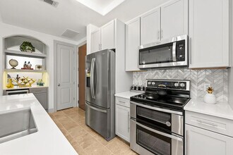 Ashton South End in Charlotte, NC - Building Photo - Building Photo