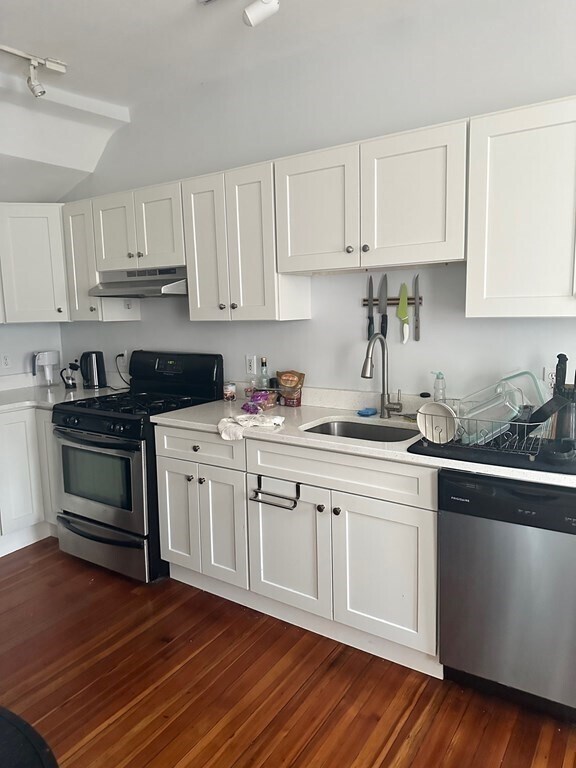 130 Hyde Park Ave, Unit 1 in Boston, MA - Building Photo - Building Photo