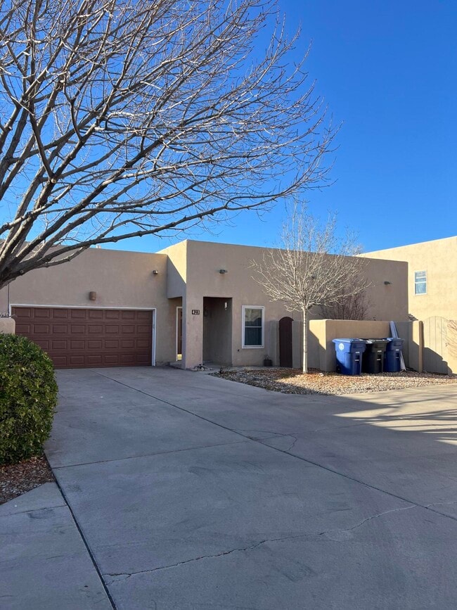 423 Phoenix Ave NW in Albuquerque, NM - Building Photo - Building Photo