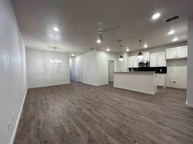 10920 Abbeville Ave in Lubbock, TX - Foto de edificio - Building Photo