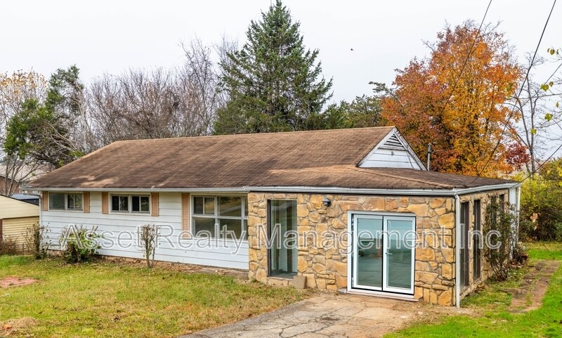 4520 Nicholas Rd NW in Knoxville, TN - Building Photo