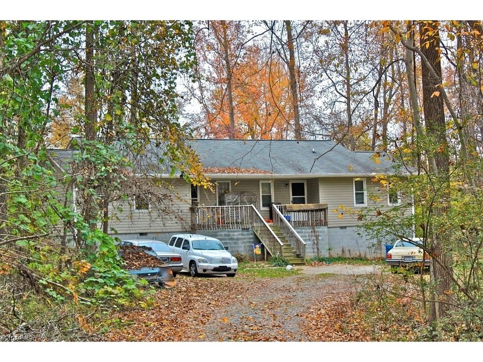 2809 Liberty Oaks Drive in Greensboro, NC - Building Photo