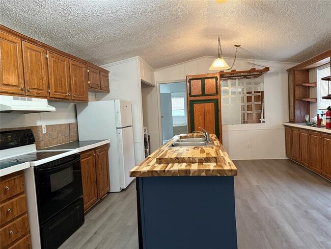 27614 Southland Dr in Splendora, TX - Building Photo - Building Photo