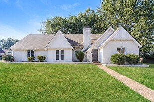 6800 Cleary Dr in Memphis, TN - Building Photo