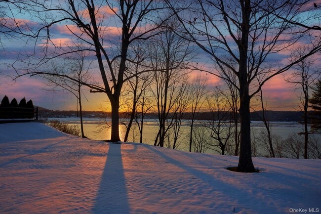 41 Grinnell St in Rhinecliff, NY - Building Photo - Building Photo