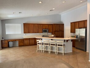 5522 Las Brisas Terrace in Palmdale, CA - Building Photo - Building Photo