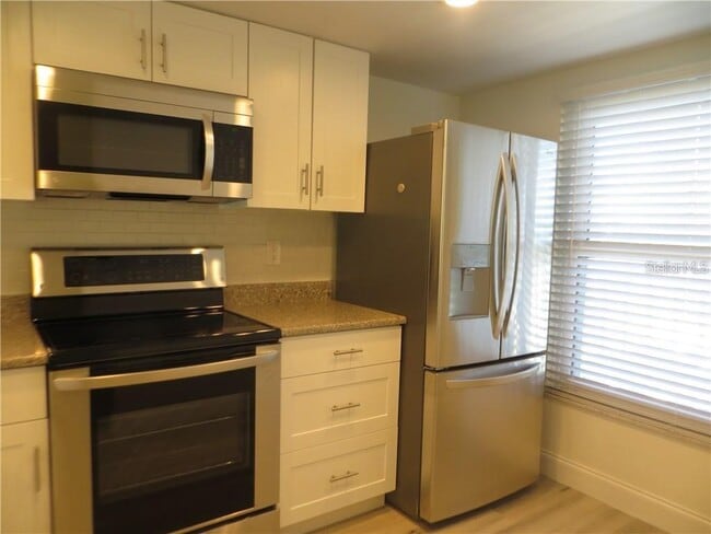 121 Island Way in Clearwater, FL - Building Photo - Building Photo