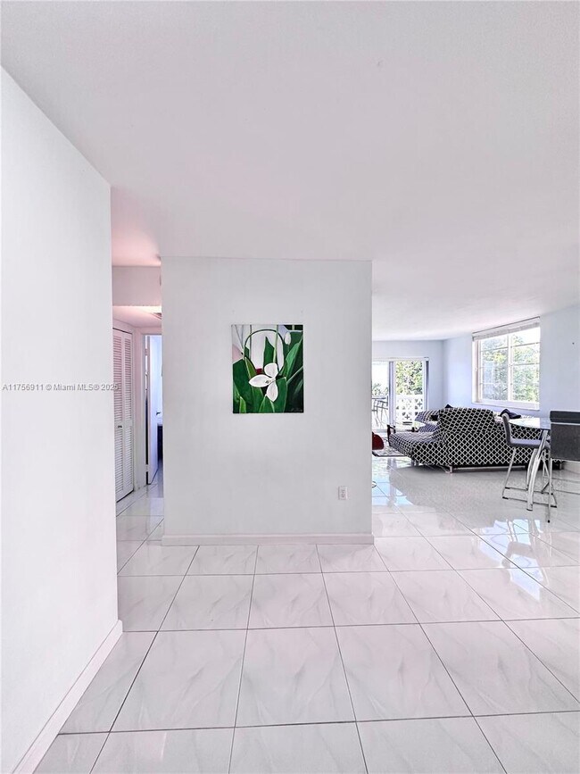 949 Pennsylvania Ave in Miami Beach, FL - Building Photo - Building Photo