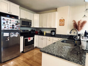 297 Meridian St, Unit 1 in Boston, MA - Foto de edificio - Building Photo