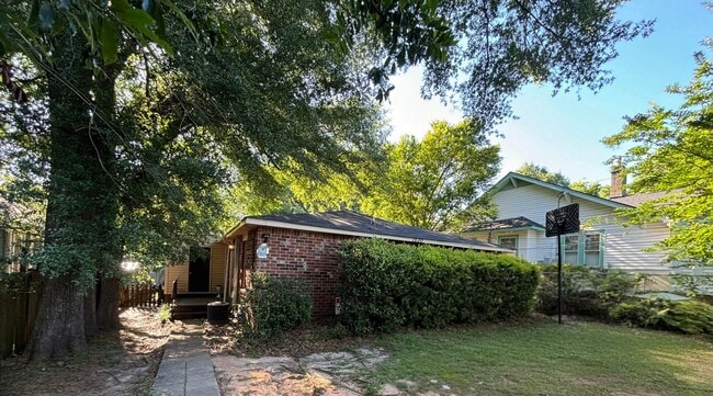 property at 1530 Whitney St