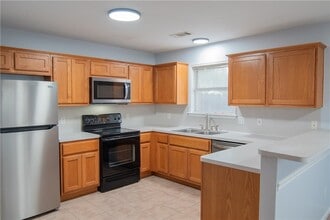1735 Rock Hollow Loop in Bryan, TX - Building Photo - Building Photo