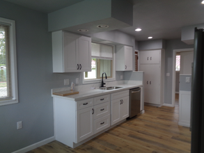 401 Pecks Dr in Everett, WA - Building Photo - Building Photo