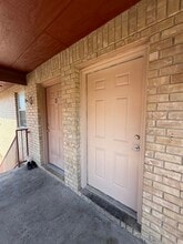 2605 Springfield Ave in Laredo, TX - Building Photo - Building Photo