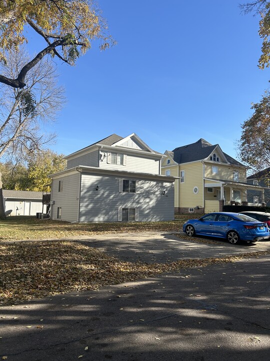 120 3rd Ave SE in Le Mars, IA - Building Photo