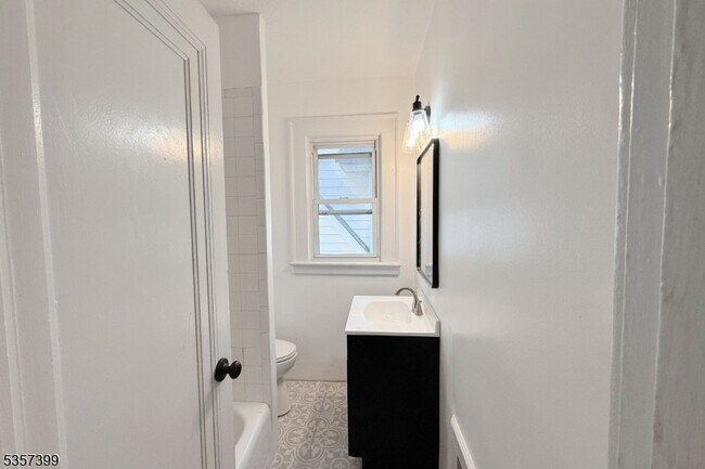 203 Feronia Wy in Rutherford, NJ - Building Photo - Building Photo