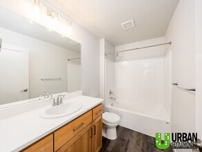 224 S Woodlawn Rd in Spokane, WA - Building Photo - Building Photo