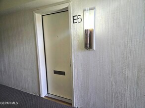 252 Shadow Mountain Dr in El Paso, TX - Building Photo - Building Photo