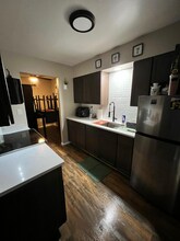 308 W 6th St, Unit 1 in The Dalles, OR - Foto de edificio - Building Photo