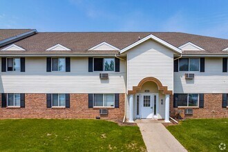 1024 Westport Dr in Port Washington, WI - Building Photo - Building Photo