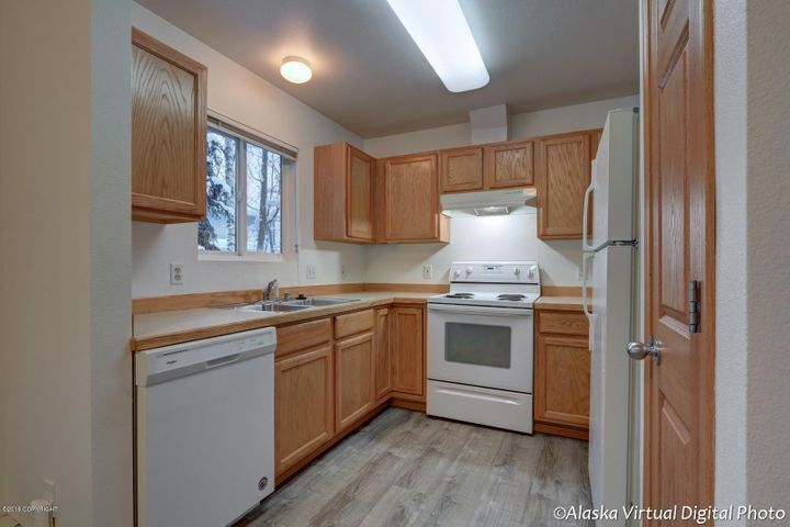 1055 E Klatt Rd, Unit 3 in Anchorage, AK - Building Photo